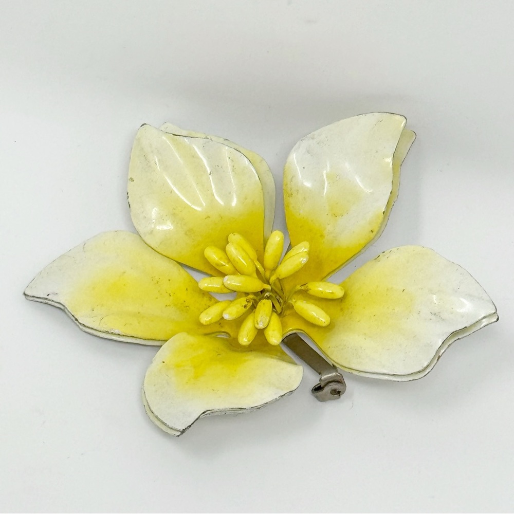 Beautiful Enamel Flower Brooch Vintage